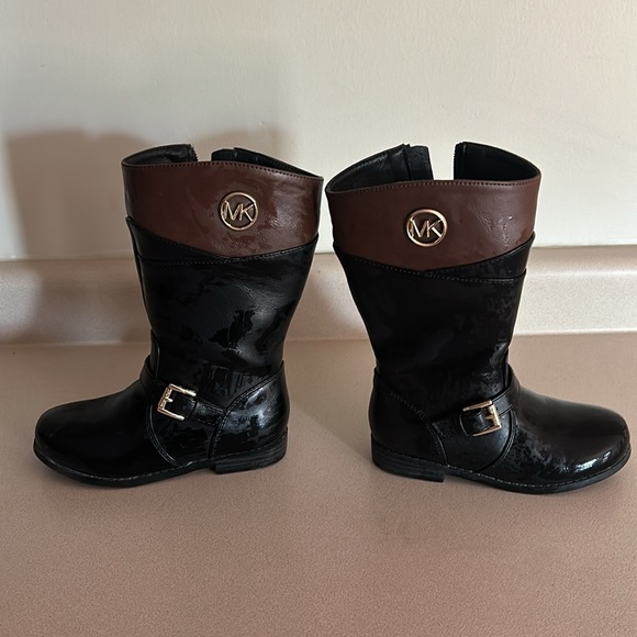 Michael Kors Girls Boots - Picture 4 of 5